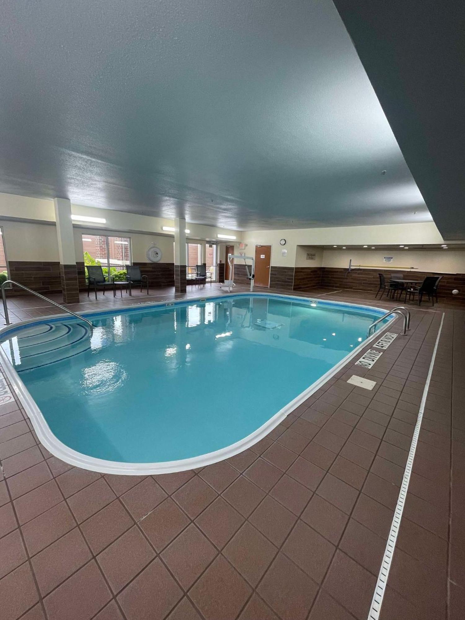 Fairfield & Minneapolis St. Paul/roseville Hotel